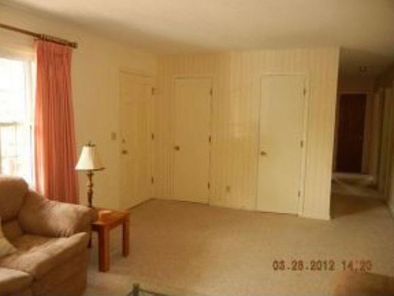 3rd image of 1203 Oakdell Ct