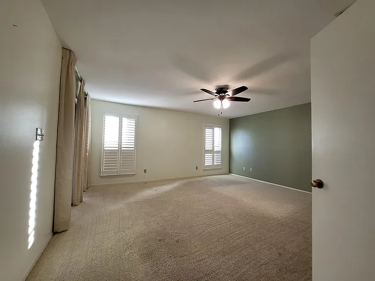 547 Fairway Dr — Photo 13