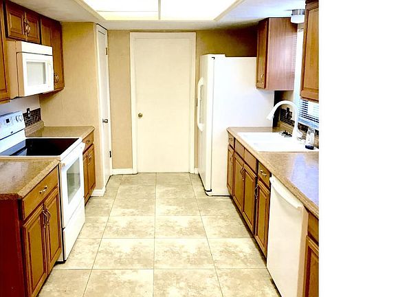 5th image of 3331 Silver Palm Dr