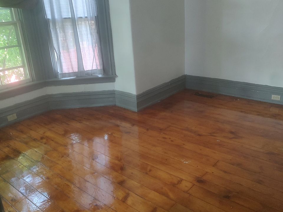 1st image of 706 1/2 Highland Ave