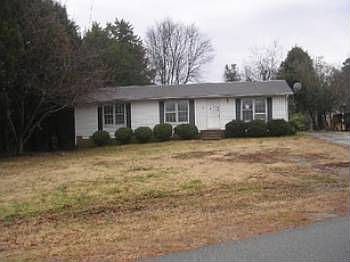 1st image of 309 W Thorndale Dr