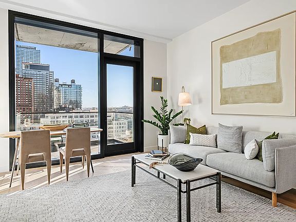 4th image of 45-30 Pearson St #Penthouse 4b