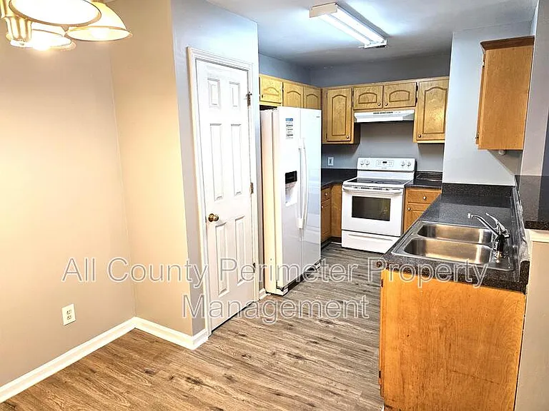 1855 Carrington Dr — Photo 3