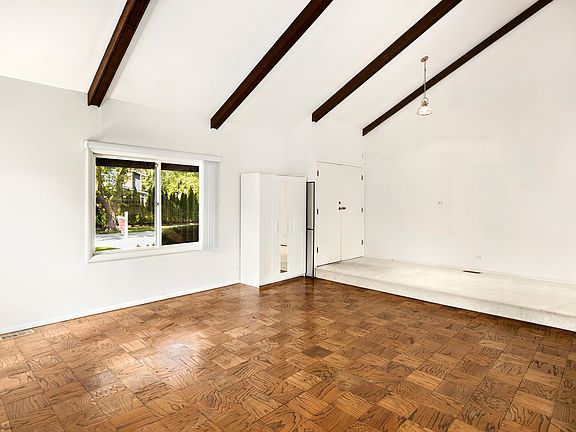 5th image of 1103 N Thackeray Dr