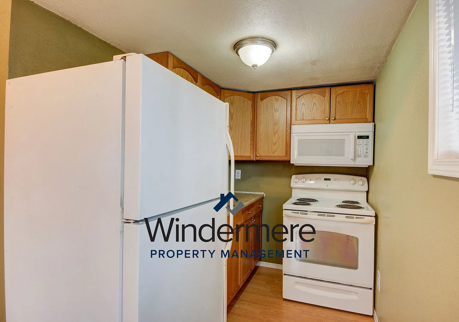 1 Bed 1 Bath House in Rolling Hills — Photo 3