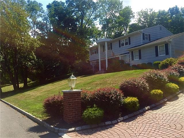 1st image of 4 Berkshire Dr
