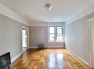 27-24 23rd St #3F, Astoria, NY 11102