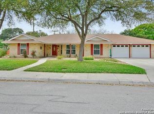 8601 Windway Dr, Windcrest, TX 78239