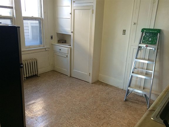 5th image of 2268 29th St