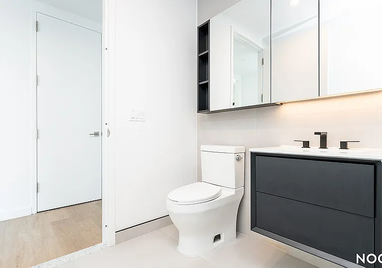 527 Grand Ave #306 — Photo 13