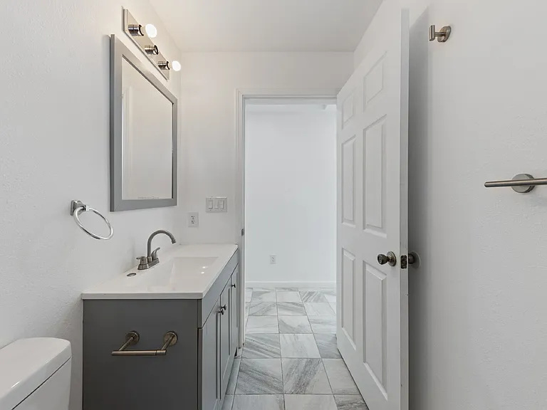 20485 Oregon #99W — Photo 20