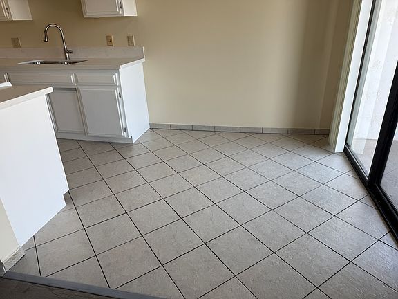 5th image of 886 W 9th St APT 8