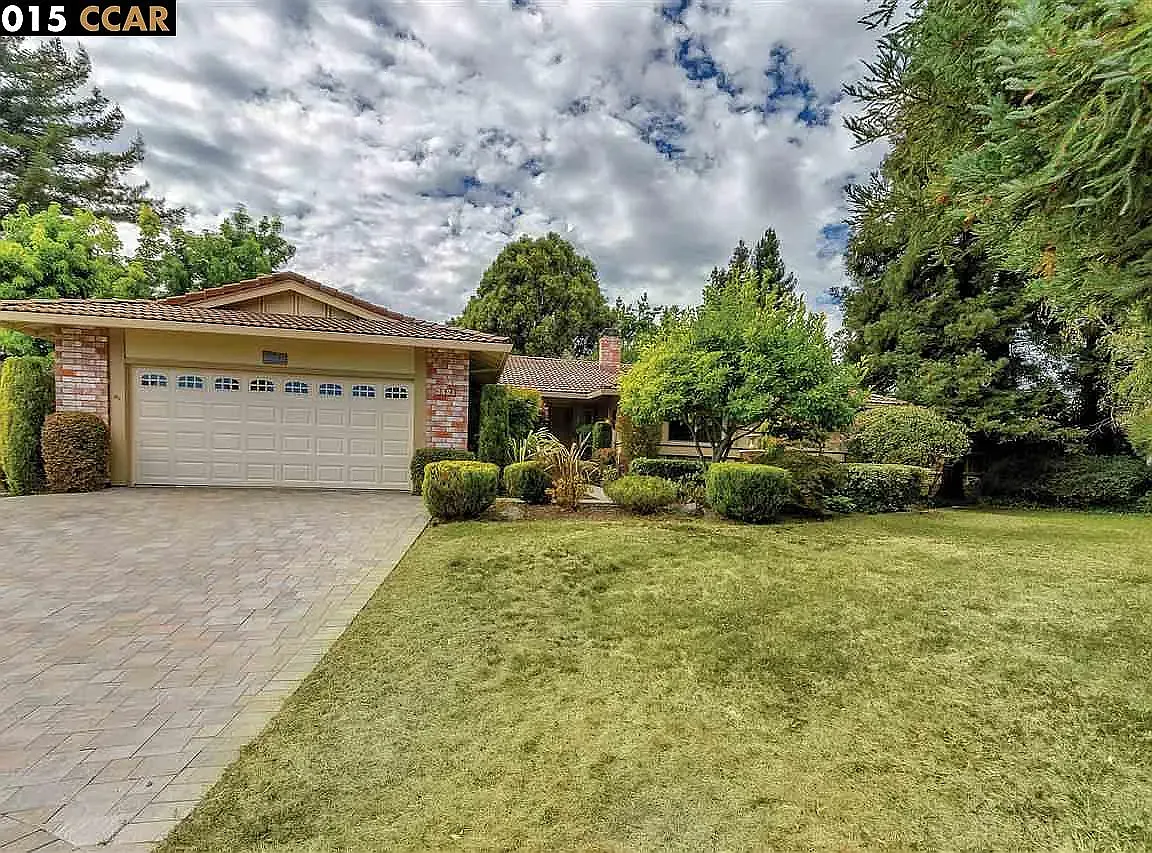 3 bed, 1879 sqft, $4,395 — Photo 1