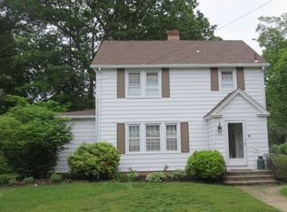 21 Birch Dr, New Haven, CT 06515