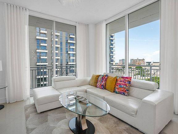 5th image of 300 S Australian Ave Unit 1418