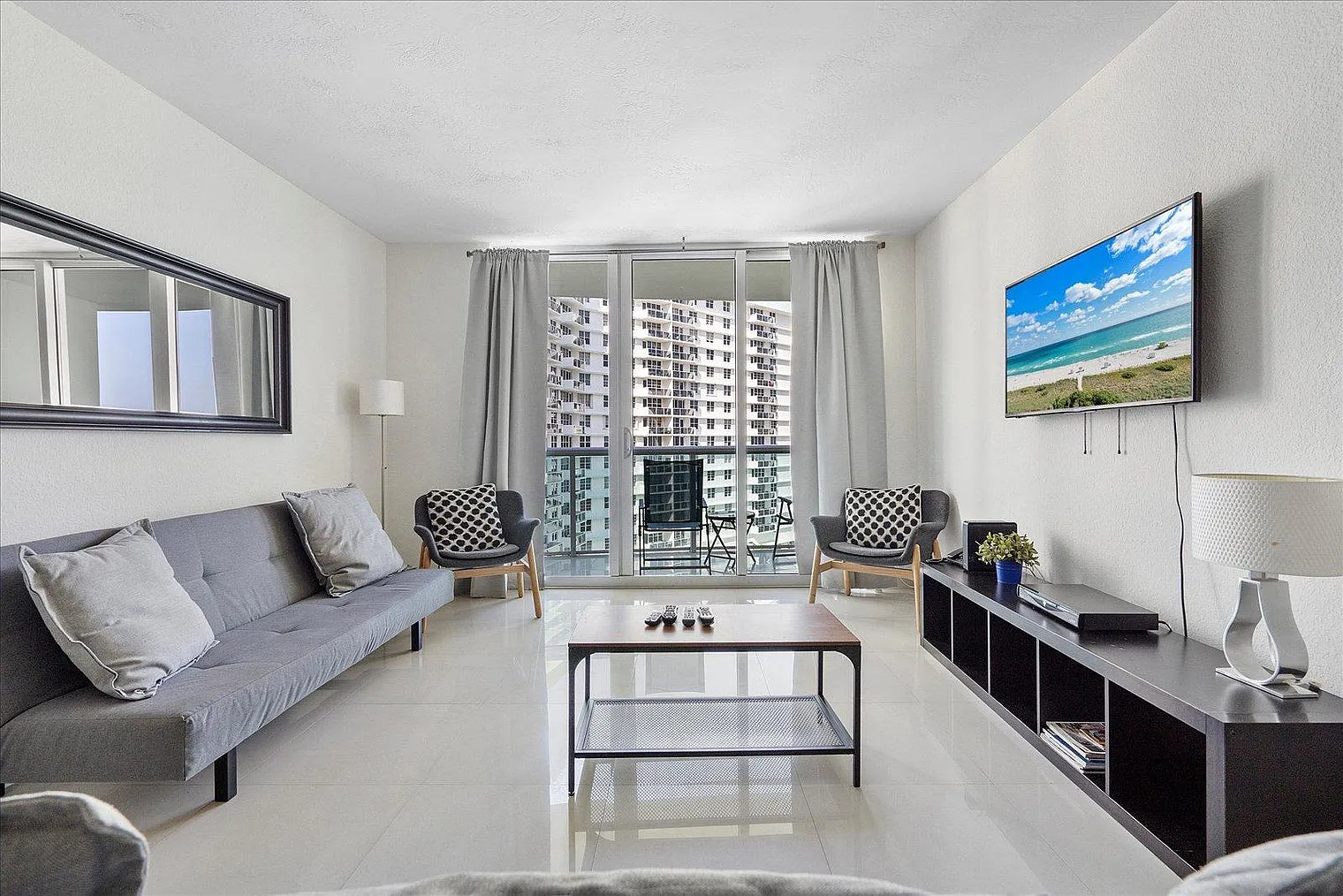 2 bed, 2.0 bath, 1237 sqft, $7,534 — Photo 1