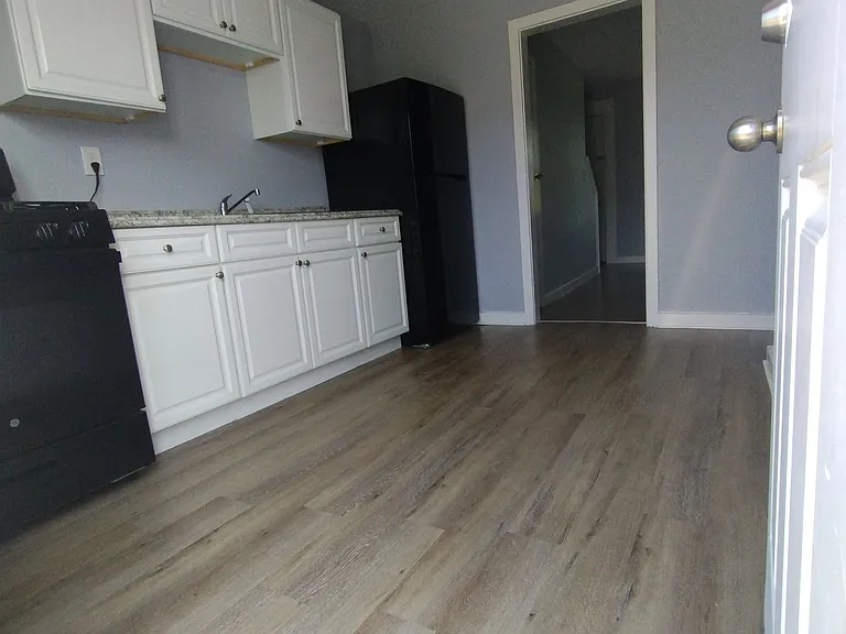 Spacious 2 Bedroom Apartment For Rent Now In Tonawanda — Photo 5