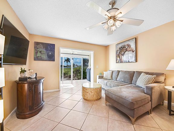 5th image of 1804 Ocean Dr APT 105