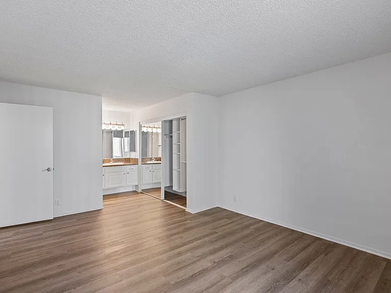 Bradbury Park Apartments — Photo 20