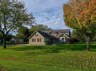 1464 N Riverline Dr, Oconomowoc, WI 53066