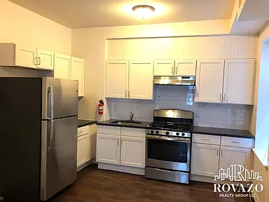 211 Summer Ave #11 — photo 2 of 5