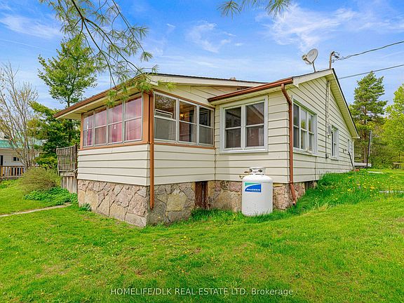 2nd image of 41 Quabbin Rd