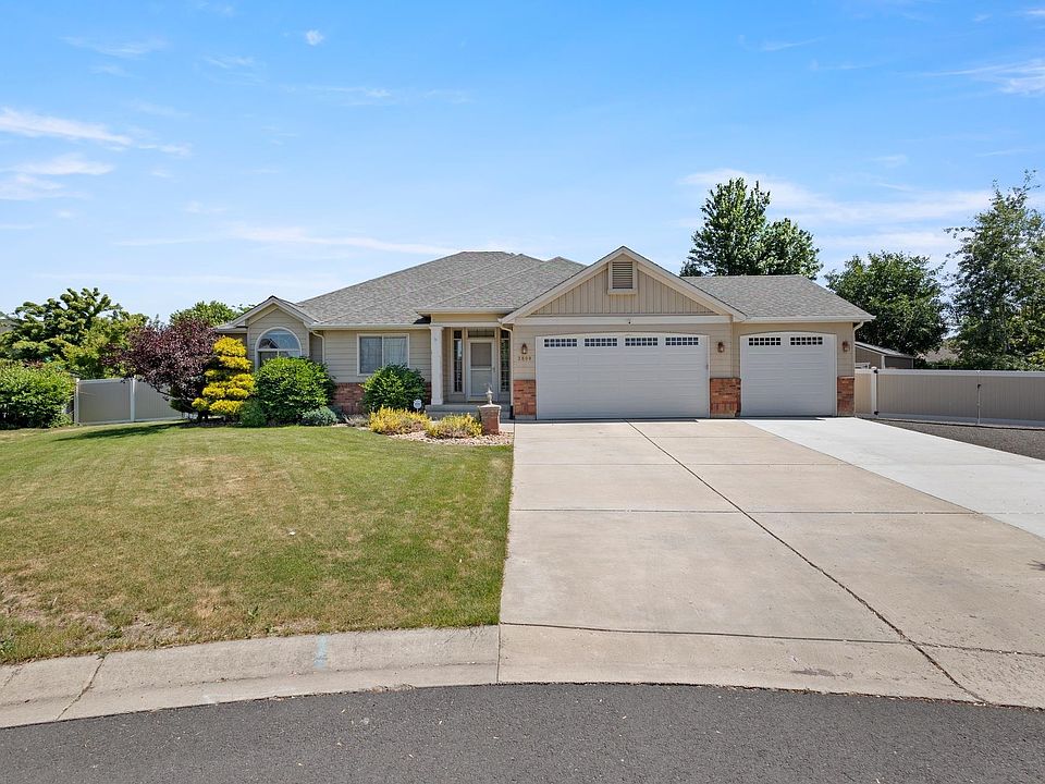 2809 W Rogers Ct, Spokane, WA 99208 | Zillow