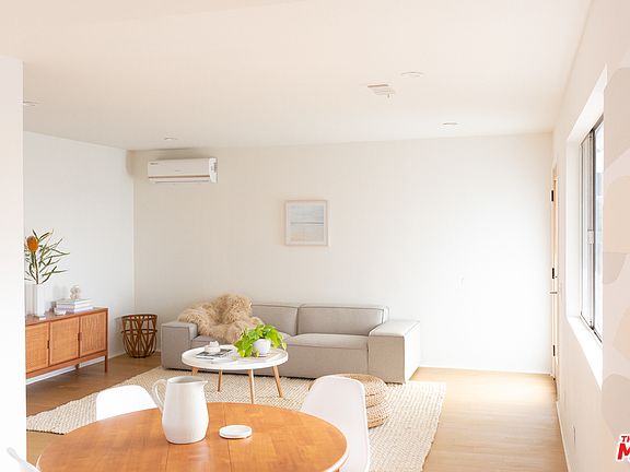 5th image of 1019 N Bonnie Brae St #1/2