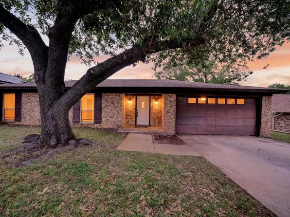 717 Steeplechase Dr, Bedford, TX 76021