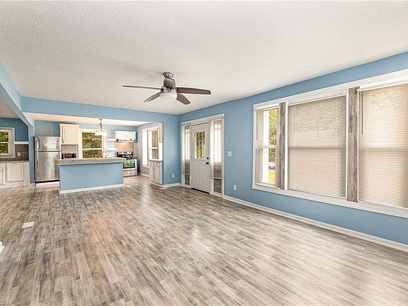 4th image of 428 Carolina Ave
