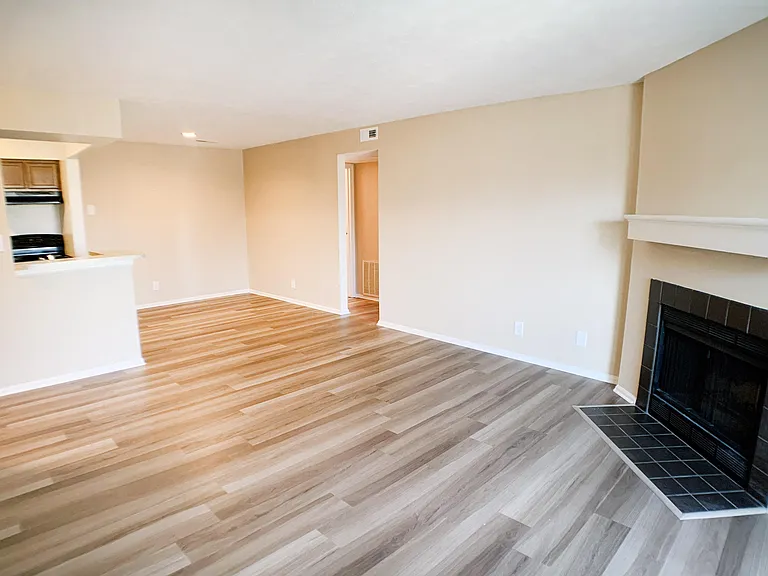 Steeplechase Apartments — Photo 60