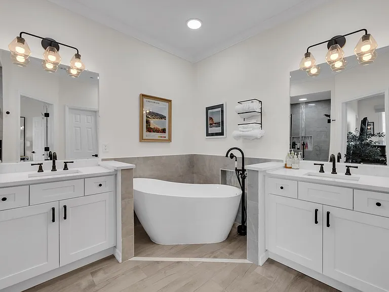 1127 Venetian Harbor Dr NE — Photo 22