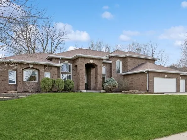 680 Highland Park Ave, Coralville, IA 52241