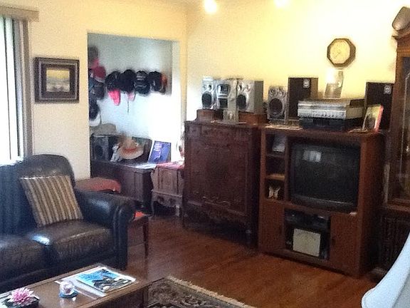 4th image of 10 N Kenilworth Ave