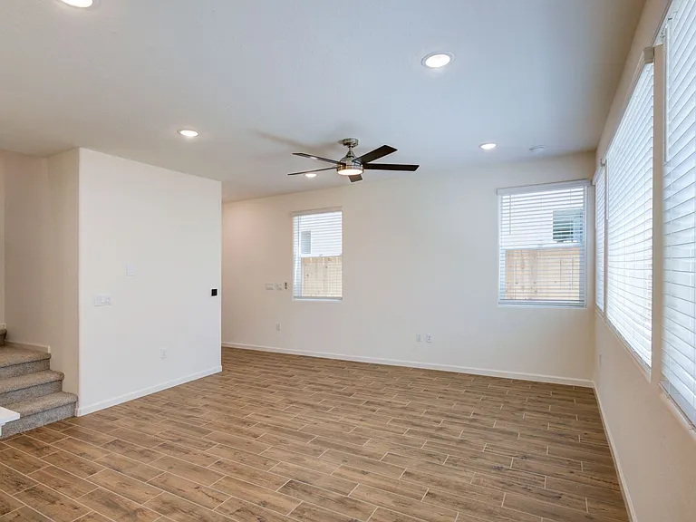 1498 Vintage Ln — Photo 8