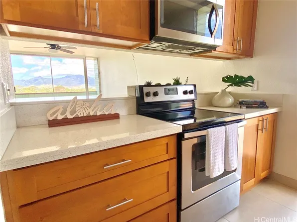 1015 Aheahe Ave APT 306, Wahiawa, HI 96786