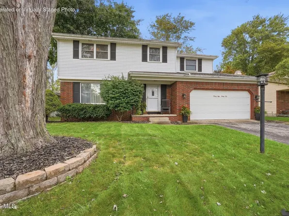 2822 Tarrytowne Dr, Toledo, OH 43613