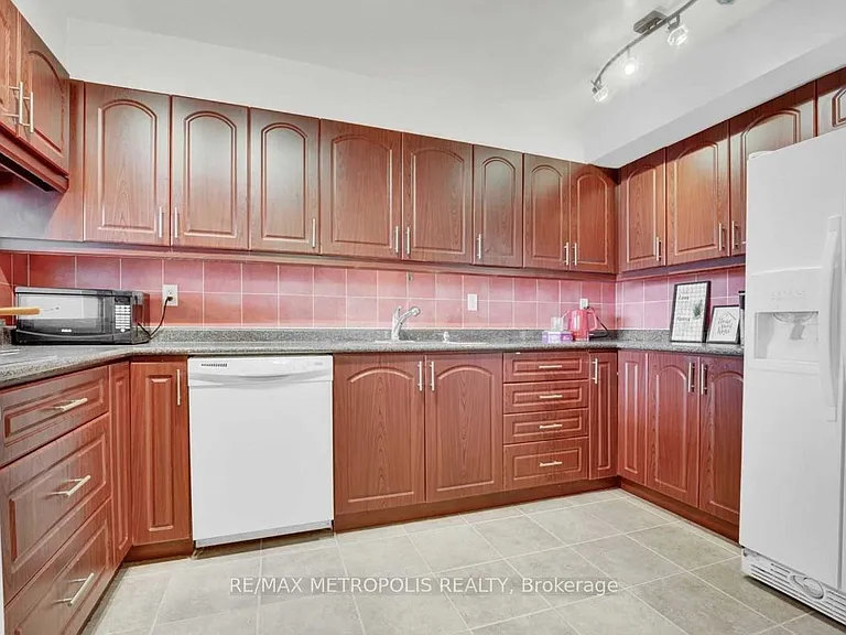 2365 Kennedy Rd #1106 — Photo 18