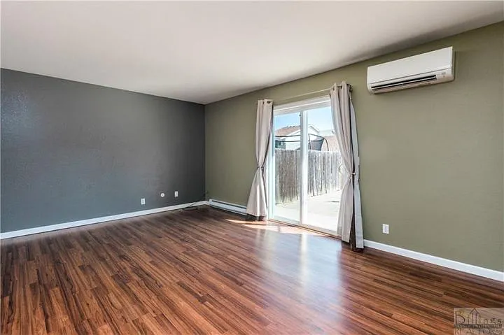 3 bed, 2.5 bath, 1920 sqft, $1,850 — Photo 3