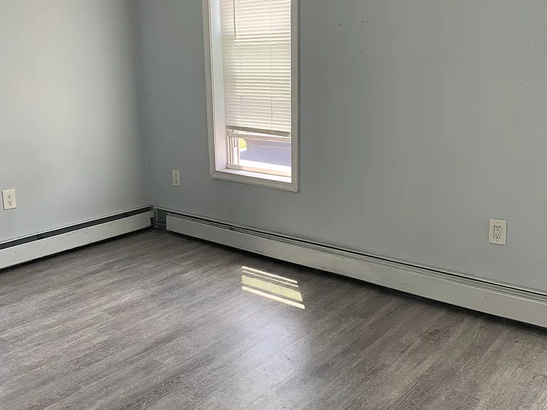 82 Parsonage St — Photo 5