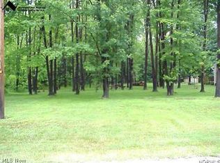 W Maple Ave, Geneva, OH 44041