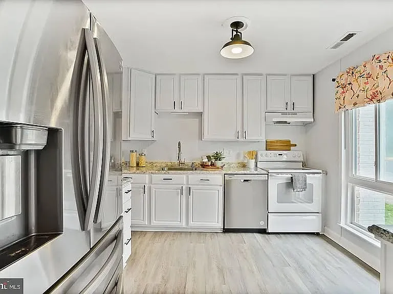 6335 Rockshire St — Photo 13