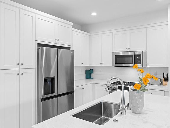 5th image of 2170 Birch Rd Unit 111