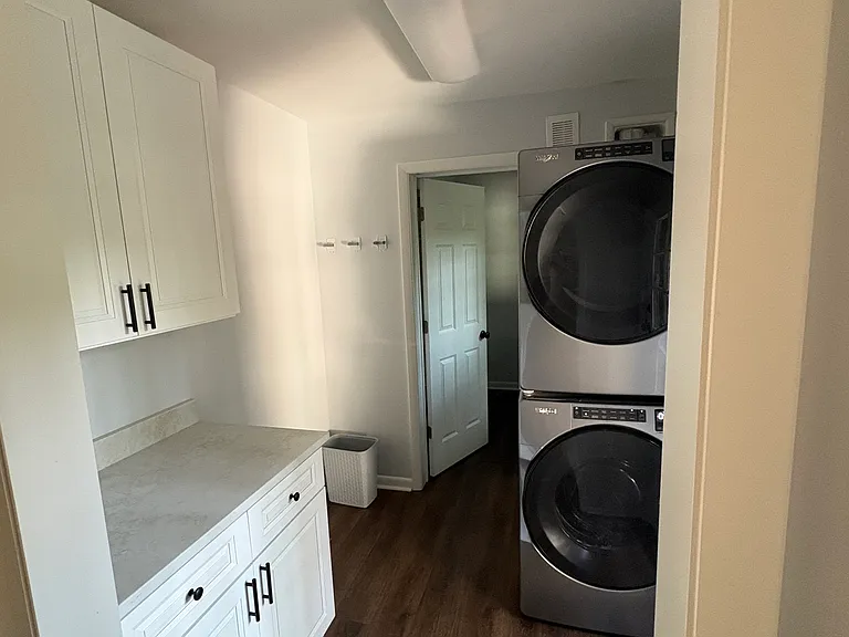 1055 College Station Rd — Photo 8