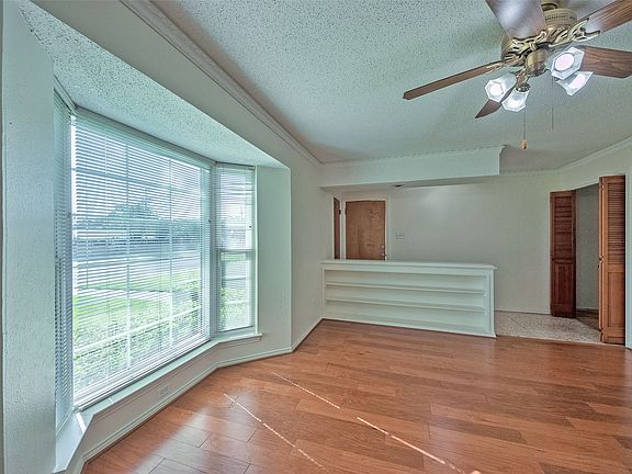 3rd image of 4709 Skillman St #B