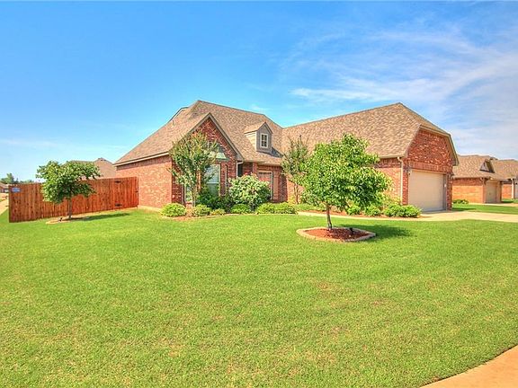 2nd image of 4404 SE 39th Cir