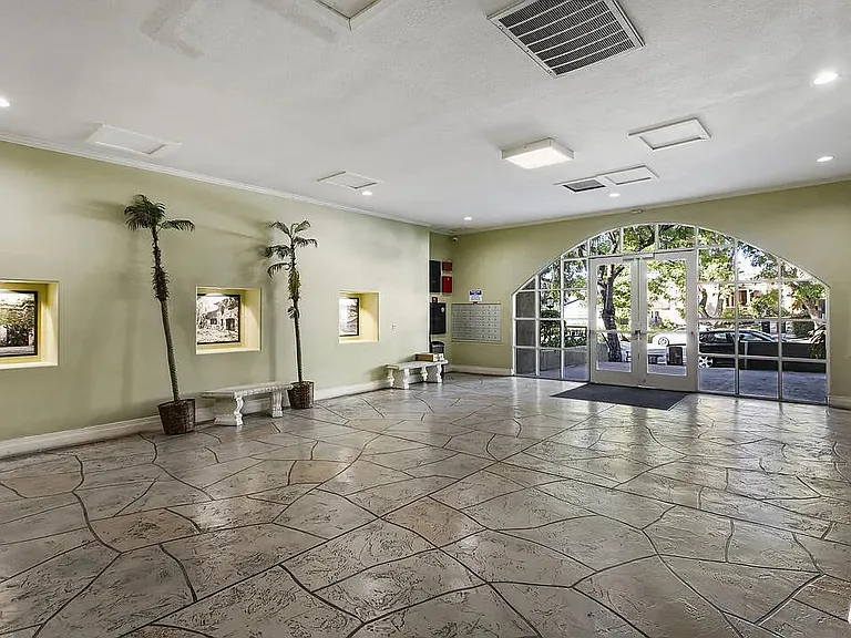 6140 Monterey Rd — Photo 20