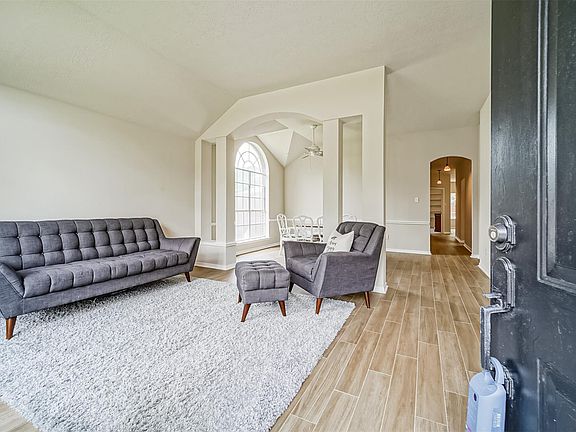 5th image of 3627 Apple Hollow Ln