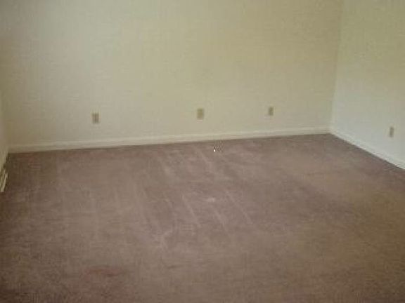 5th image of 101 1/2 Hampden Dr APT 7