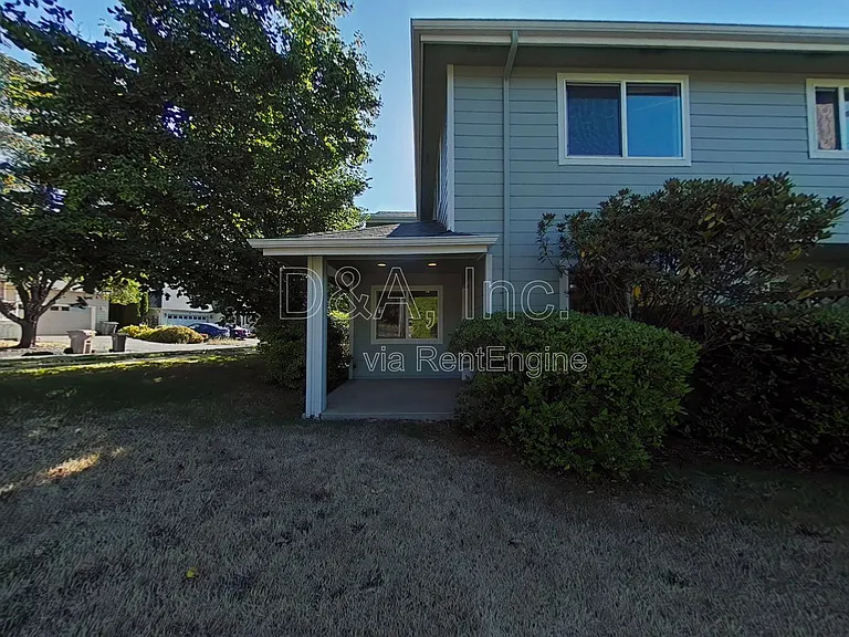 911 NW Anjni Cir — Photo 18